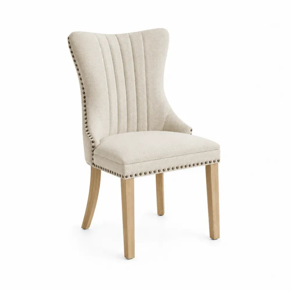 Silla de comedor tapizada en tela de poliéster beige con respaldo alto tachuelas y patas de madera de caucho 50 x 55 x 85 cm